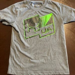 Under Armour boys t shirt